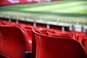 可怜的佩德罗！ 网上还有更过分的 直接把这个镜头剪辑成了1个小时的视频（配图示意）