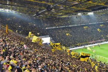 巴黎官方宣布阿什拉夫右腿肌肉受伤缺阵数周，世界杯参赛不受影响（配图示意）
