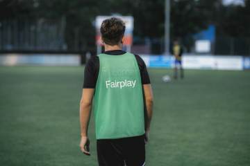 体坛联播｜穆里尼奥成为皇马新任主帅，U23国足收获连胜（配图示意）